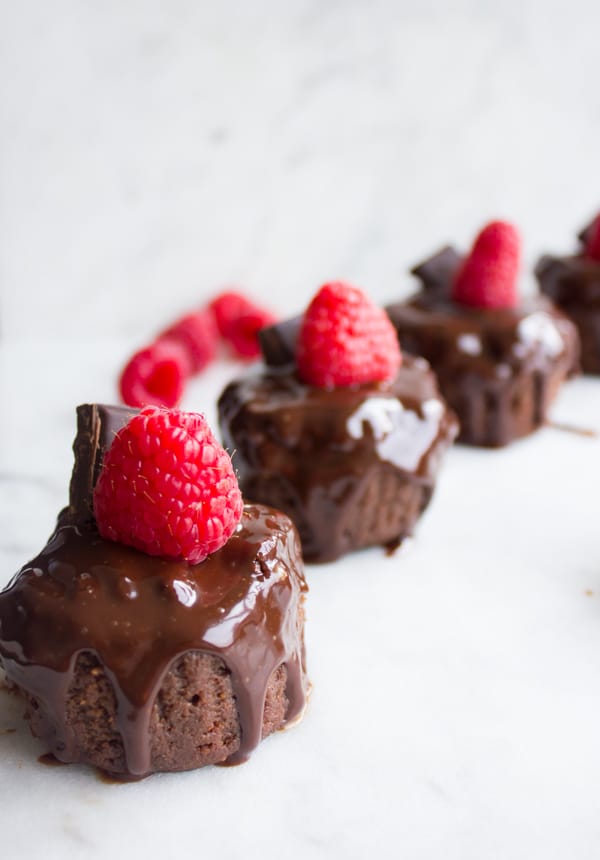 Ultimate Chocolate Cheesecake. Intensely chocolatey, velvety smooth chocolate cheese that's a chocoholic dream! Fool proof easy recipe that's ready in 18 mins only! foodallianceblog.com