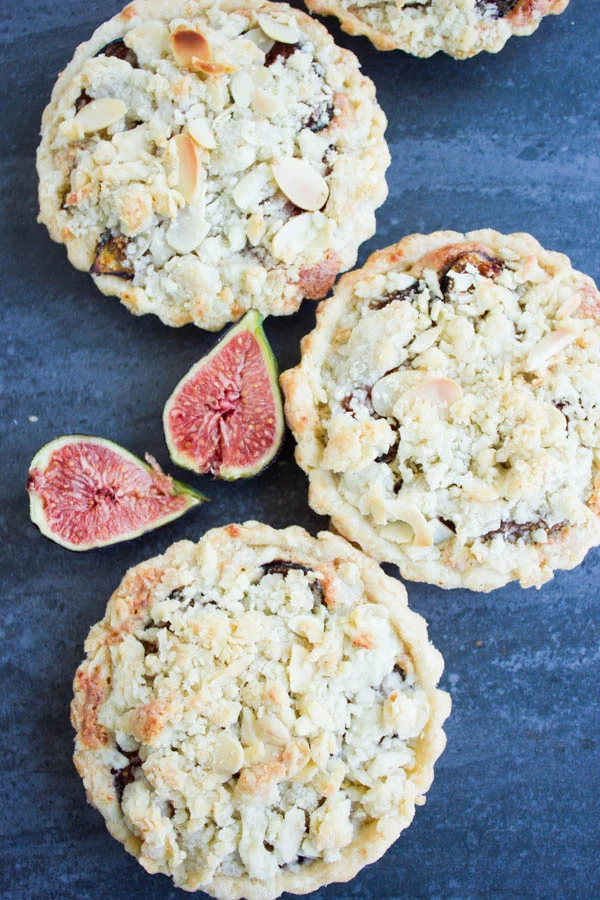 Light Fig Almond Frangipane Tart. A fancy French Almond filling that's made SO easy and light with just a touch of butter! Insanely delicious tart/pie with a French touch and step by step photos! foodallianceblog.com