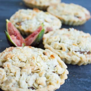 Light Fig Almond Frangipane Tart. A fancy French Almond filling that's made SO easy and light with just a touch of butter! Insanely delicious tart/pie with a French touch and step by step photos! foodallianceblog.com