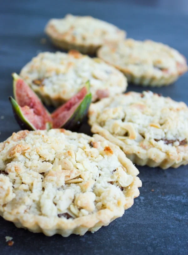 Light Fig Almond Frangipane Tart. A fancy French Almond filling that's made SO easy and light with just a touch of butter! Insanely delicious tart/pie with a French touch and step by step photos! foodallianceblog.com
