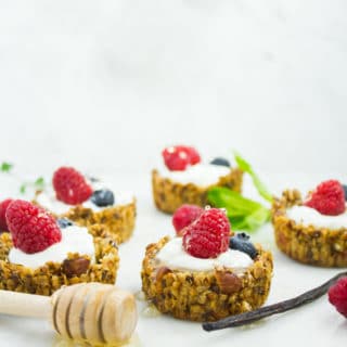 Healthy Breakfast Granola Yogurt Cups. The perfect combo of crunchy almond chia honey granola with velvety smooth Greek yogurt in bits size goodness! Easy, versatile and the perfect way to start your day! Get the recipe with tips and tricks to make this today! foodallianceblog.com