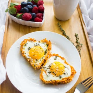Baked Eggs in Sweet Potato Crusts. The absolute best way to have a cozy delicious breakfast in bed, and the absolute recipe to make a yummy breakfast for a crowd! Simply the perfect egg breakfast! foodallianceblog.com