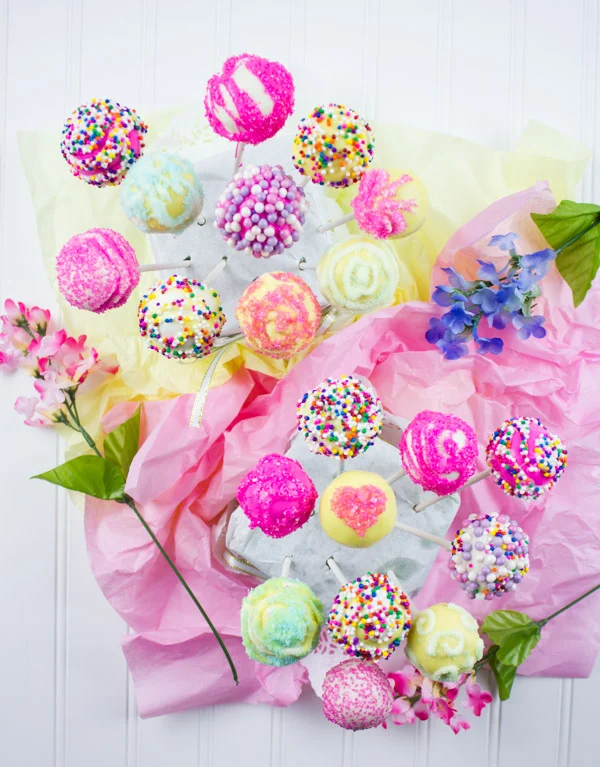 Easter Colored Cake Pops For My Birthday Girl. Make easy, simple and sweet looking cake pops with those tips and ideas for every occasion! foodallianceblog.com