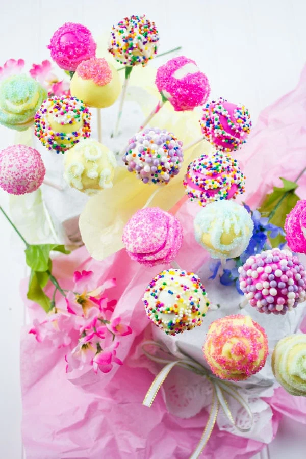Easter Colored Cake Pops For My Birthday Girl. Make easy, simple and sweet looking cake pops with those tips and ideas for every occasion! foodallianceblog.com