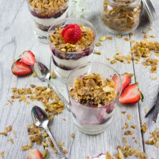 Baklava Yogurt Parfait with Homemade Baklava Crumbles. Move over granola and granola parfaits, these Baklava parfaits will take over your reekiest and dessert table! Plus the homemade baklava crumbles are totally addictive! Step by step recipe and tips at foodallianceblog.com