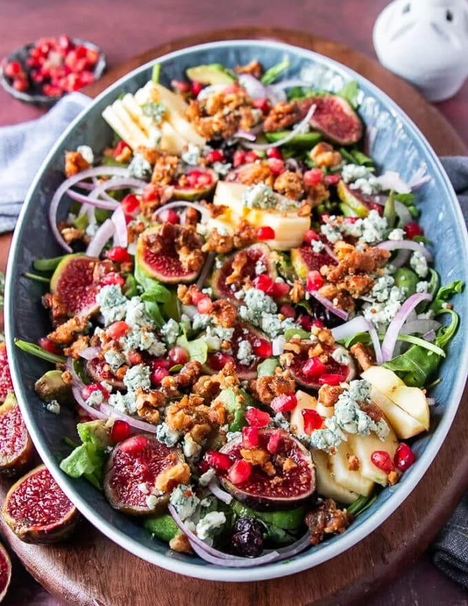 fig salad with arugula, candied walnuts and blue cheese